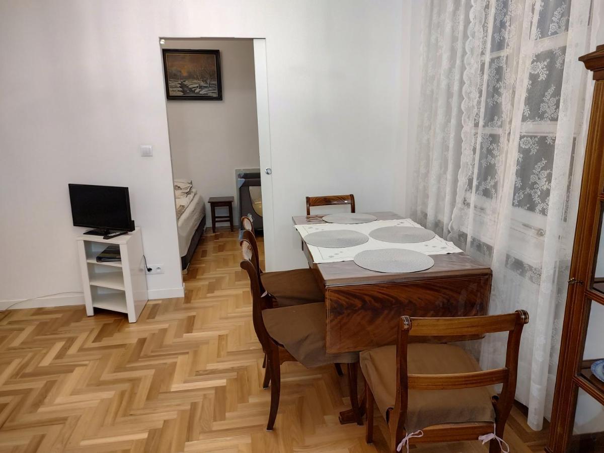 Apartamento Apartament Przy Starym Miescie Varsovia Exterior foto