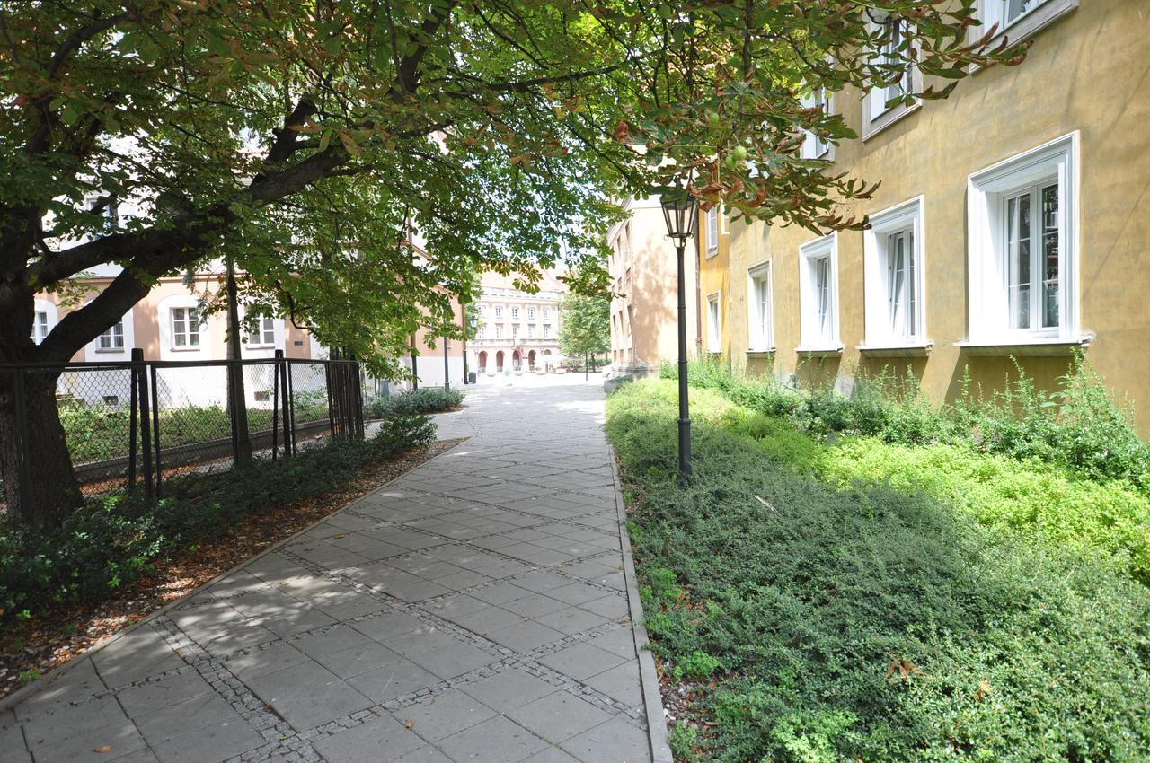 Apartamento Apartament Przy Starym Miescie Varsovia Exterior foto